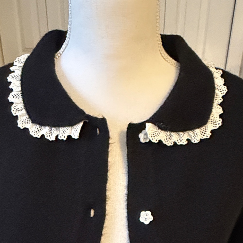 Faded Rose Adorable Black Cardigan w/ White Lace Collar & Flower Buttons NWT SM - Picture 4 of 10